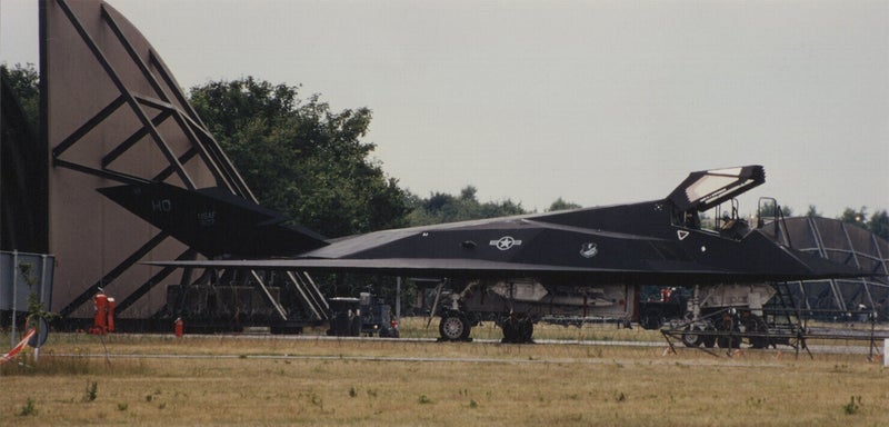 F117A 83-0807/HO 415FS (2)