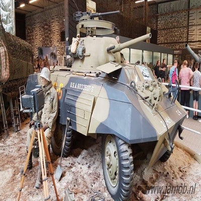 overloonmuseumm8greyhound.jpg