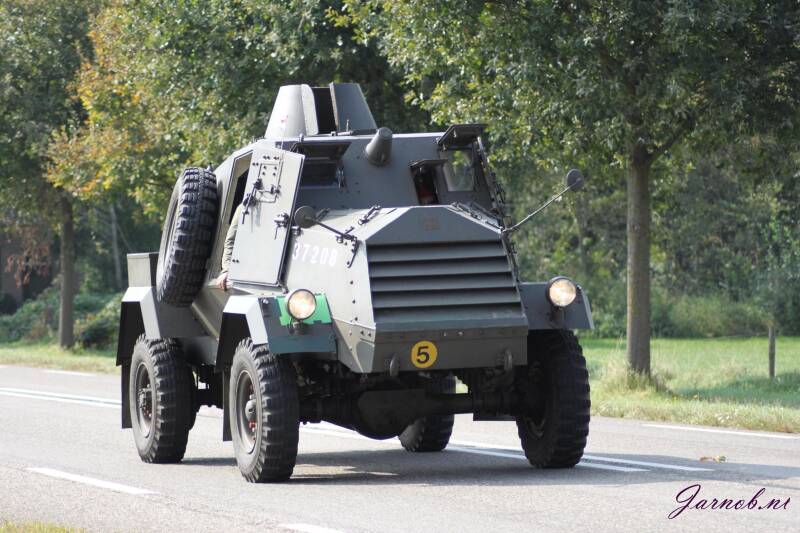 canadian-light-reconnaissance-car-otter-002-standard.jpg