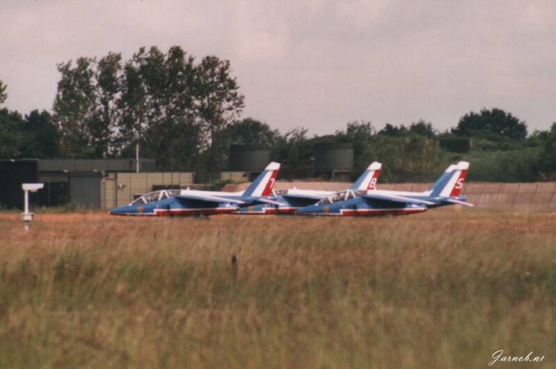e165-5-e46-7-e51-8-alpha-jet-patrouille-de-france-standard.jpg