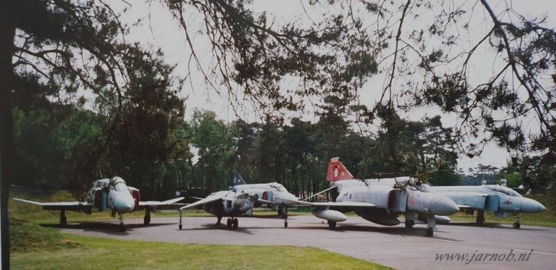 End of an era: dump HarrierGR3 3x F4J and 1x Phantom FGR2 BDRT