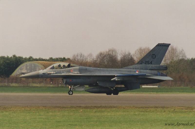 F16A J-254 313sq