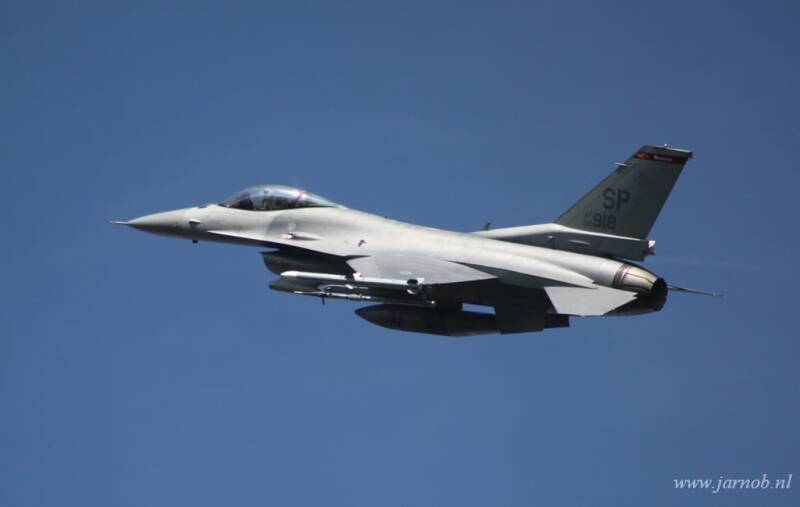 F16C 92-3918/SP 480FS (b)