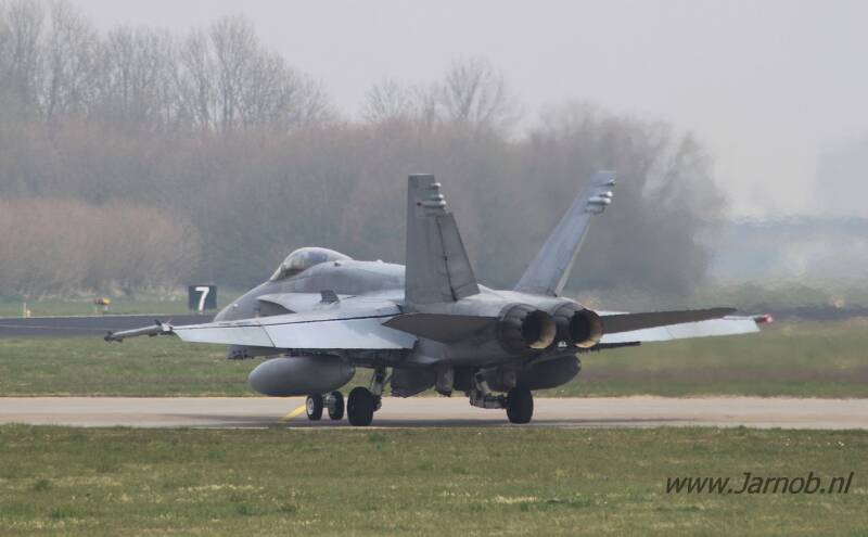 F18C HN402 HavLlv21 (e)