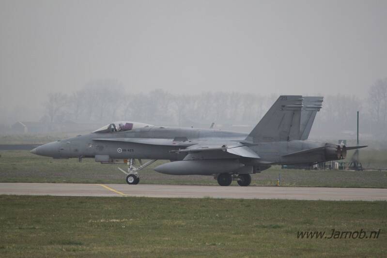 F18C HN429 HavLlv21 (a)