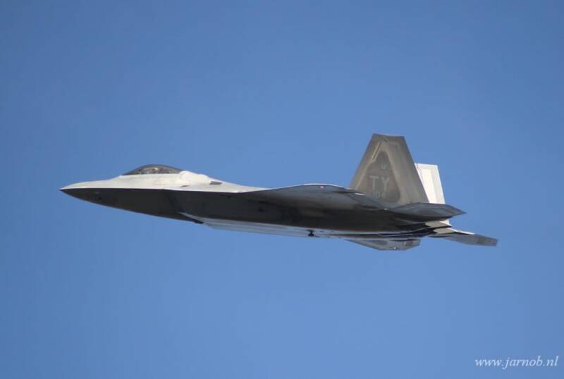 F22A 05-4104/TY 95FS (b)