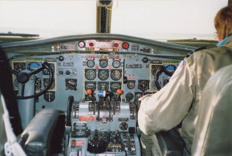 F27-300M C-7 334sq (3)