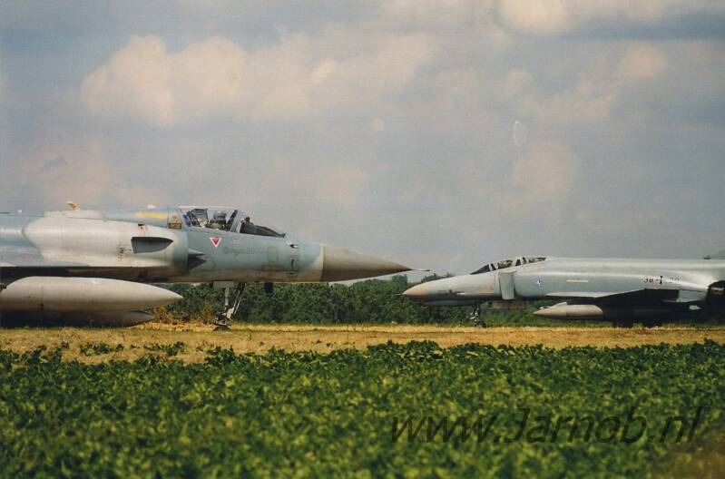 f4f3820andmirage2000cg-1.jpg