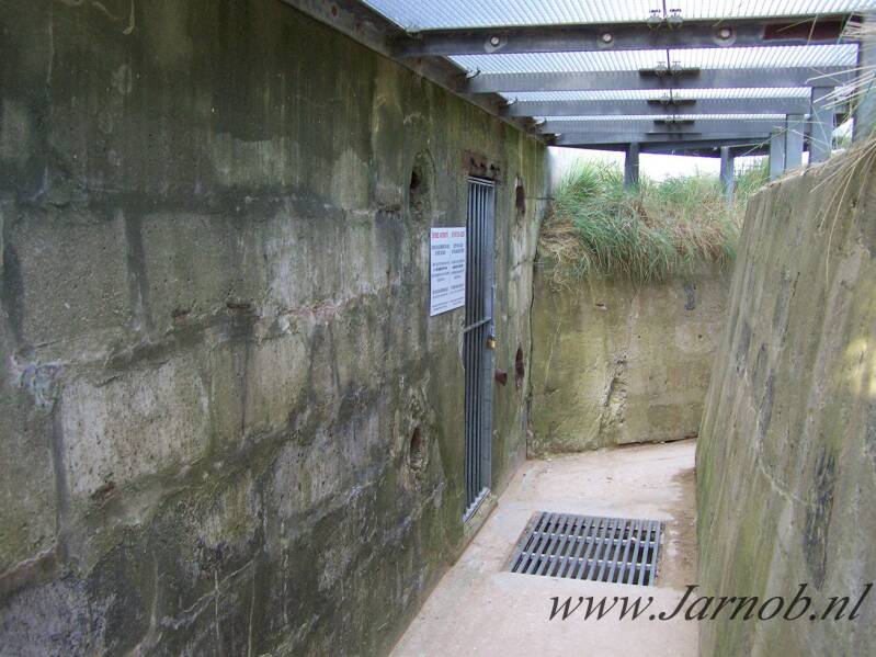 germanbunkerscourseulles-sur-mer2jpg.jpg