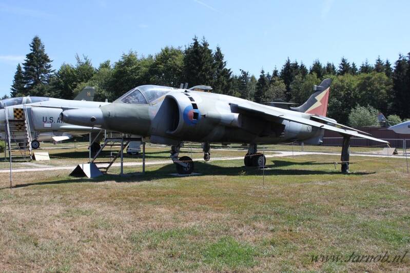 HarrierGR3 XZ998 4sq