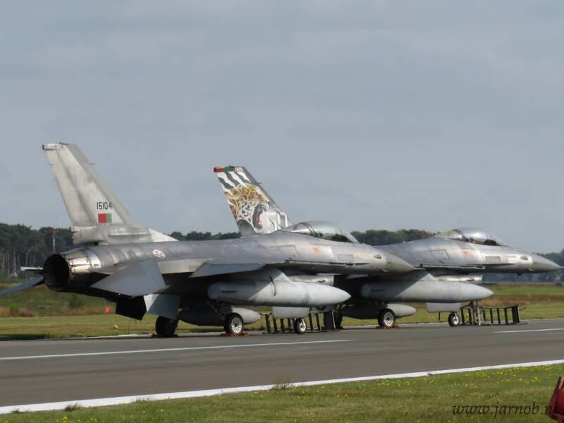 F16AM 15104 and 15105 Esq201/ 301