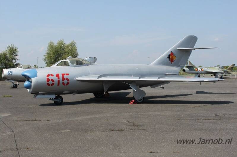 615 PZL Lim-5P (MiG-17)