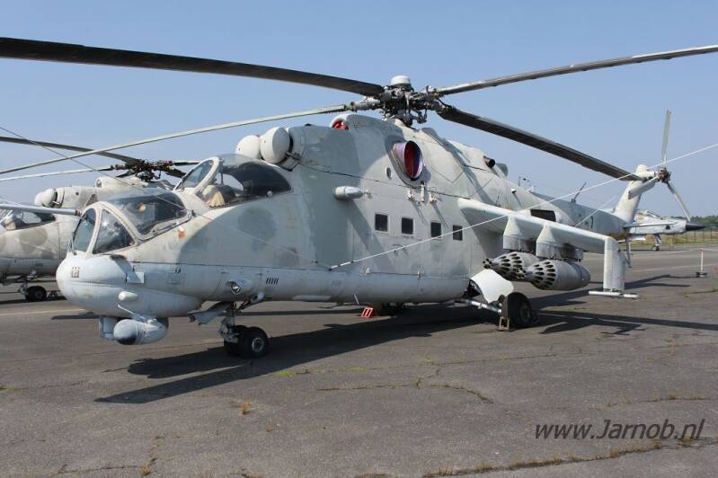 96+43 Mi-24P Hind ex 387 (b)