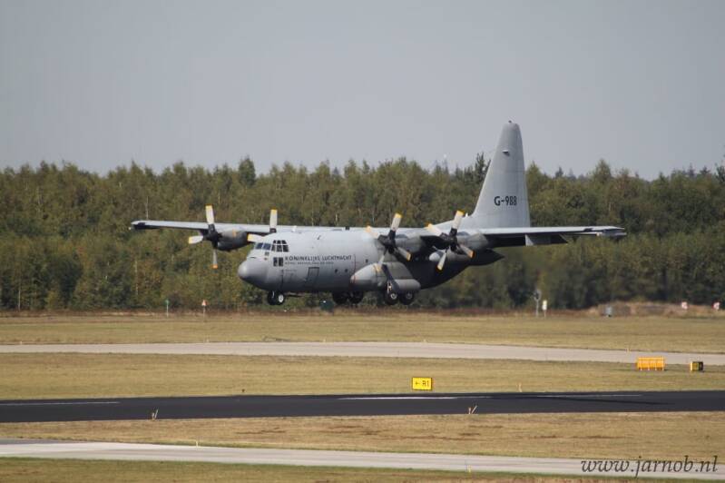 C130H G-988 334sq (b)