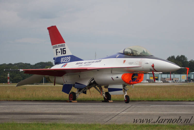 J229 F16A KLu General Dynamics colours