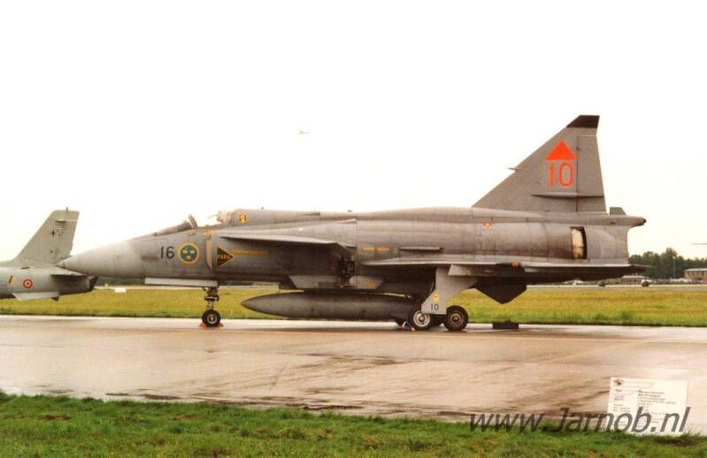 JA37 37410/10 of F16