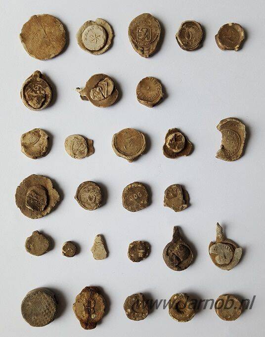 Lead trading seals/ handelsloodjes lakenloodjes