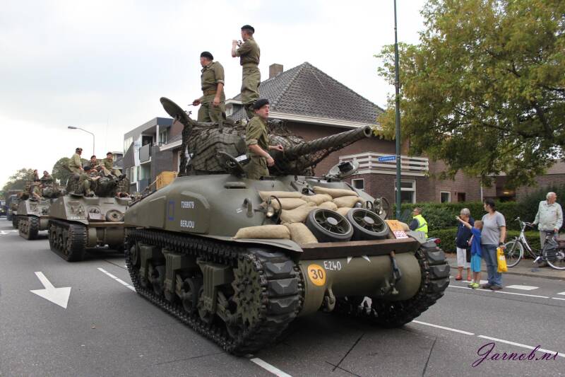 m4a1-sherman-001-standard-vatb8d.jpg
