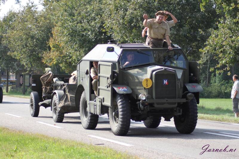 morris-artillery-tractor-001-standard.jpg