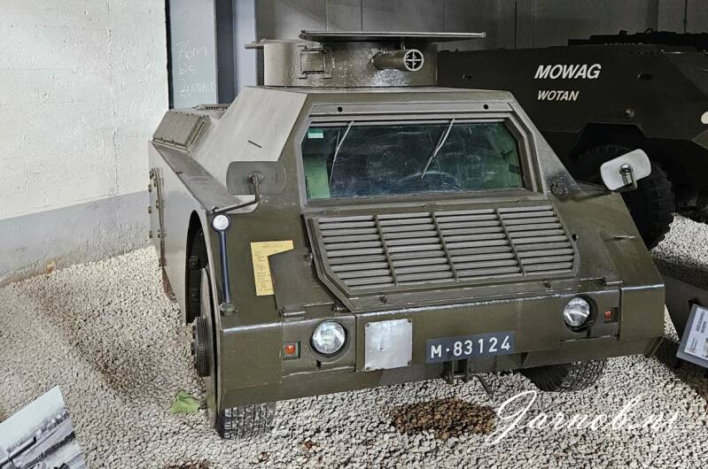 mowag-armored-dummy-002-standard.jpg