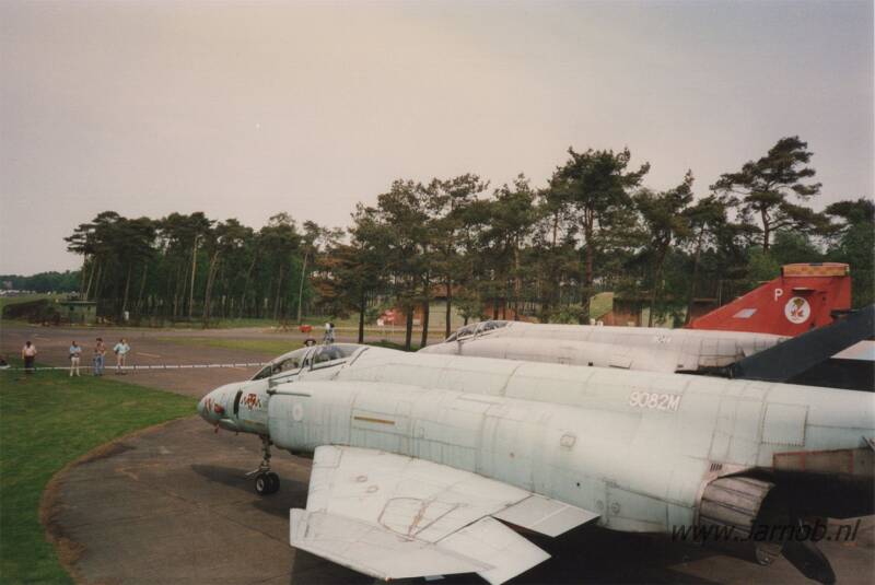 Phantom XV412/P ZE363/W