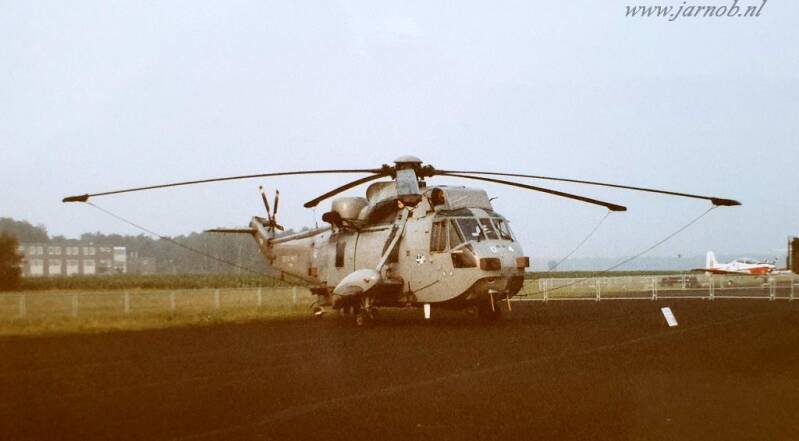 Sea King HAS6 XZ574/PW-704 of 819sq Royal Navy