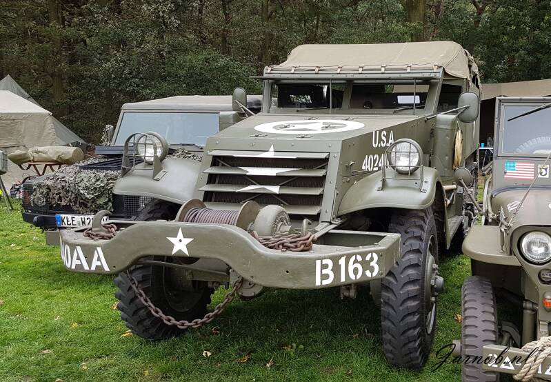 willy-s-jeep-and-m3-half-track-c-standard.jpg