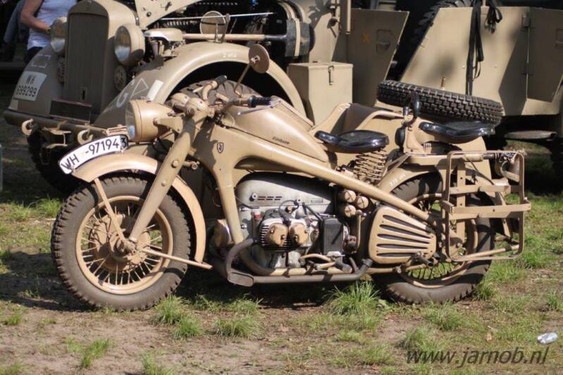 zundappks750withsidecar1.jpg