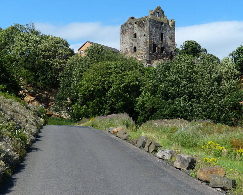 Scotland's Finest: Ravenscraig Castle