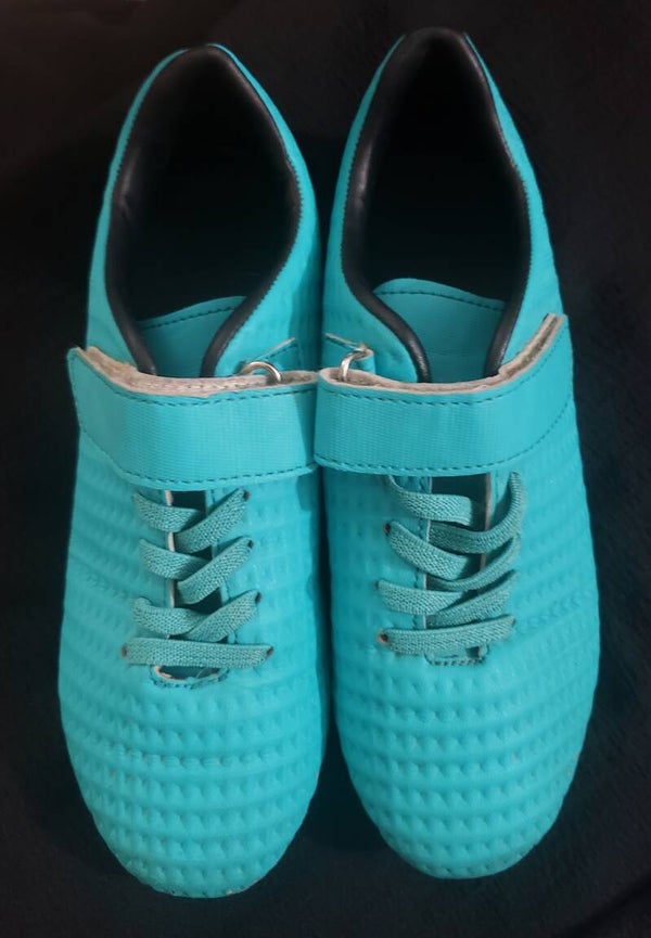 Kid Cleats size 1.5 - 2