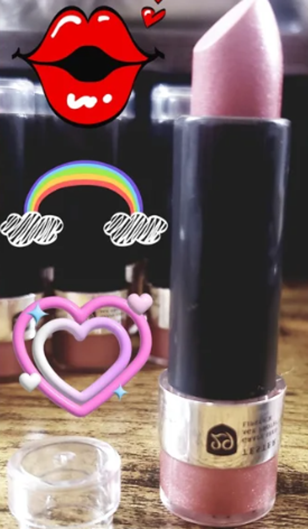 Grape Seed Age Protecting™Moisturizing Lipstick Fruit Forward Shimmery Light Pink