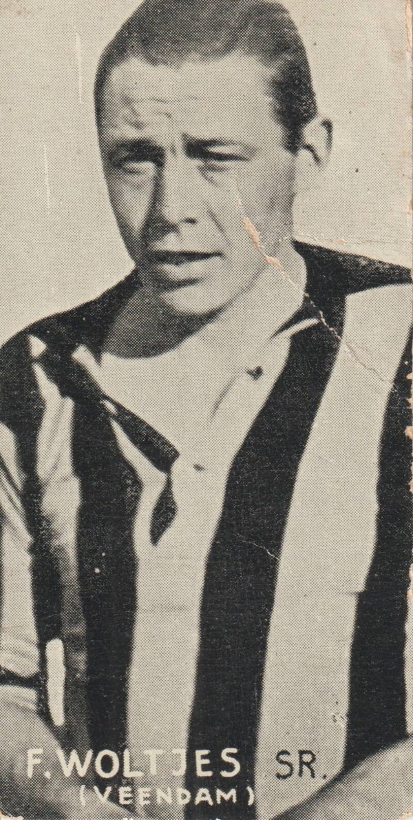 F. Woltjes Sr. (Veendam) - Tiktak Voetbalfoto's & andere sporten 1933