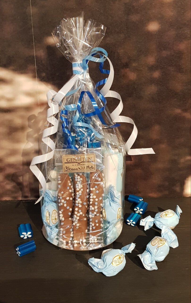 HOERA EEN JONGEN-TOETE