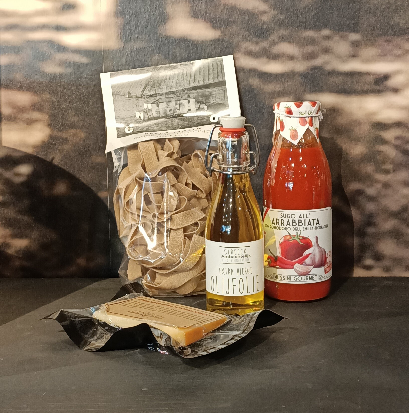 PASTA PAPPARDELLE AL PORCINO