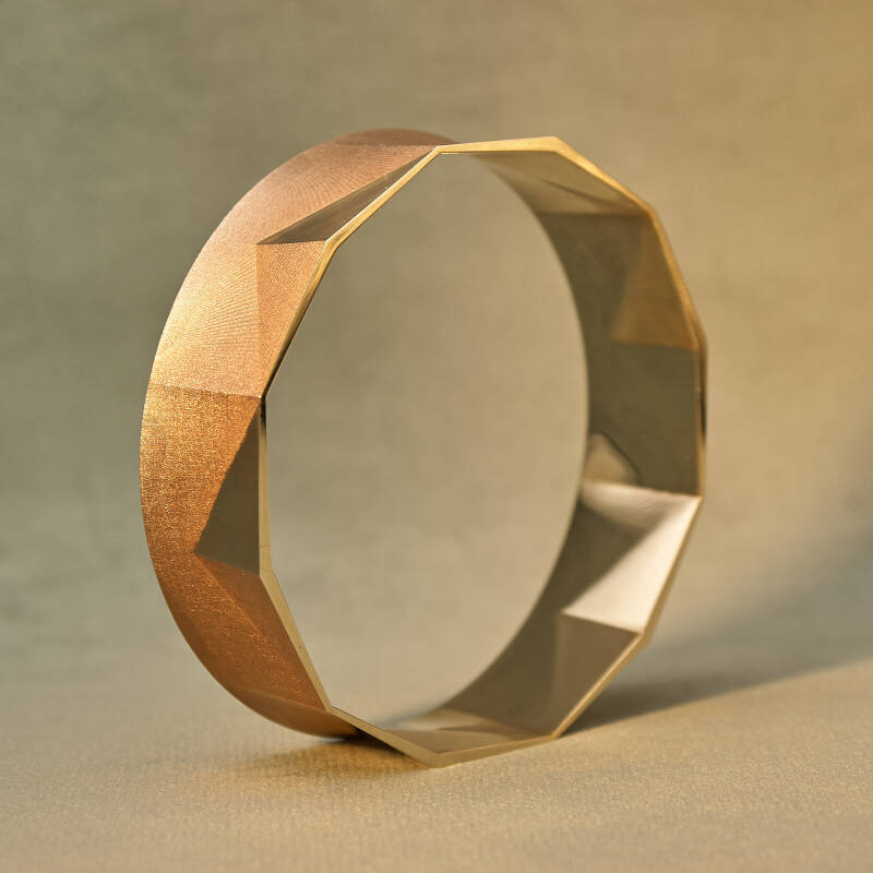 bracelet in bronze inspired by the Soreq Nuclear Research Center 