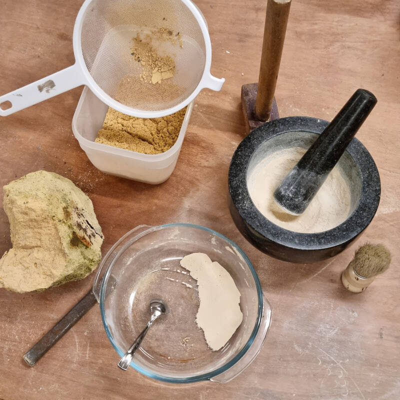 stages of pigment making of marl