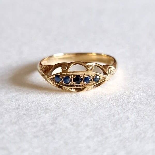 The Sapphire ornamental boat ring