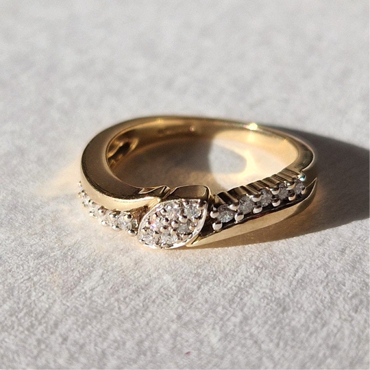 The diamond eye ring