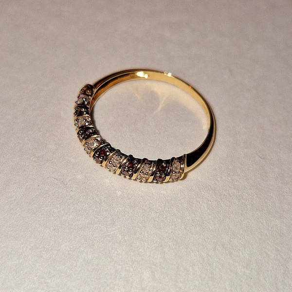 The diamond swirl ring