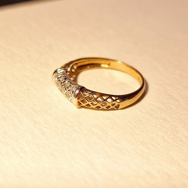 The mesh Diamond ring