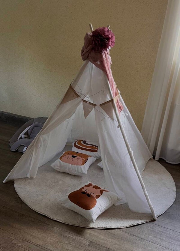 Kinderspielecke mit Tipi