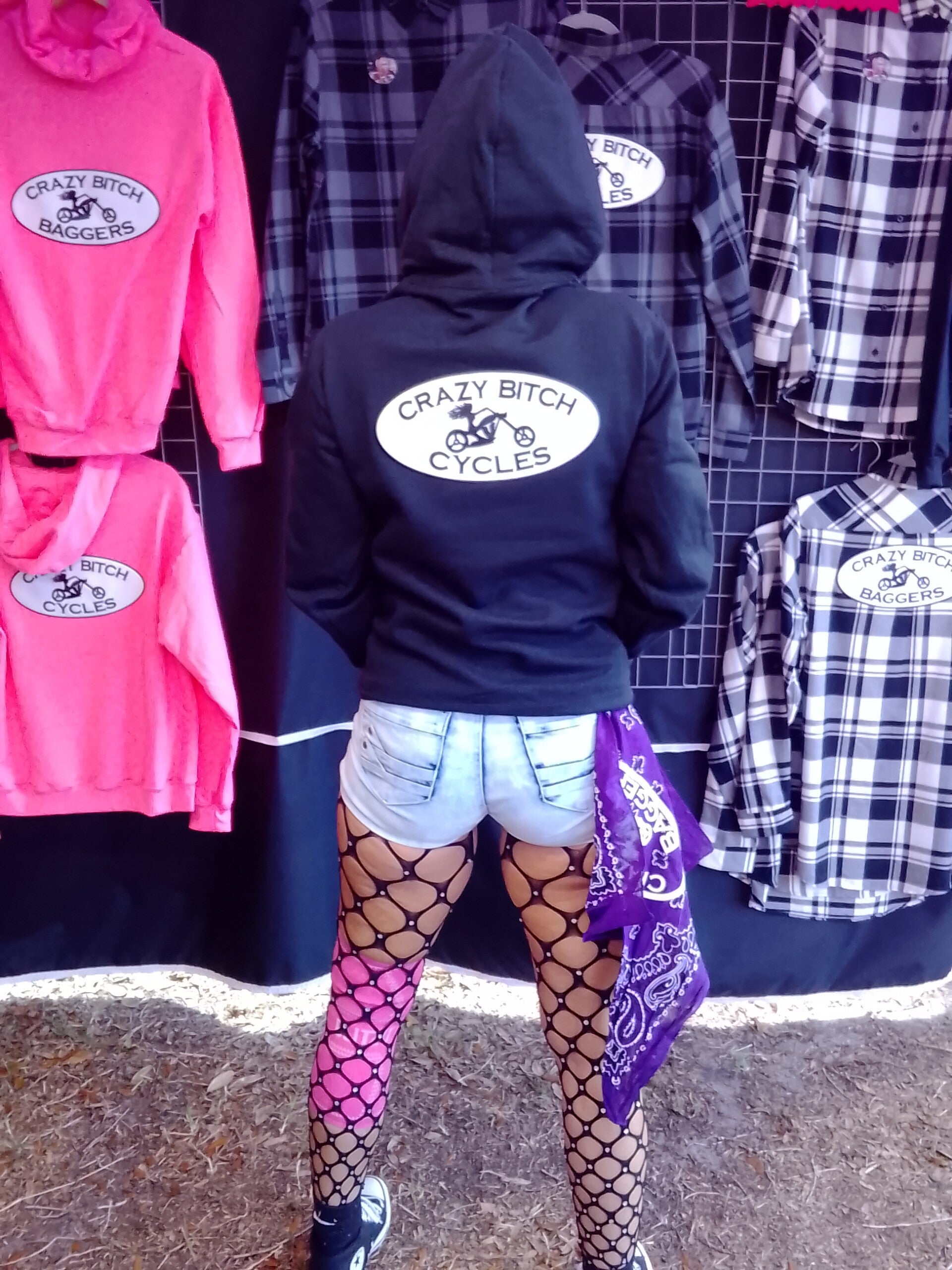 Women's black hoodie no Karma name patch