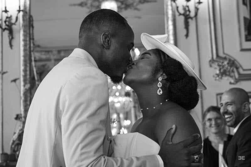 mariage-mairie-broglie-09533-2-standard-ypk947.jpg