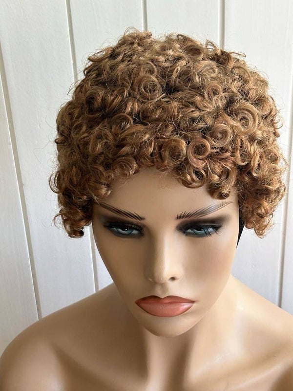 Perruque bouclée courte