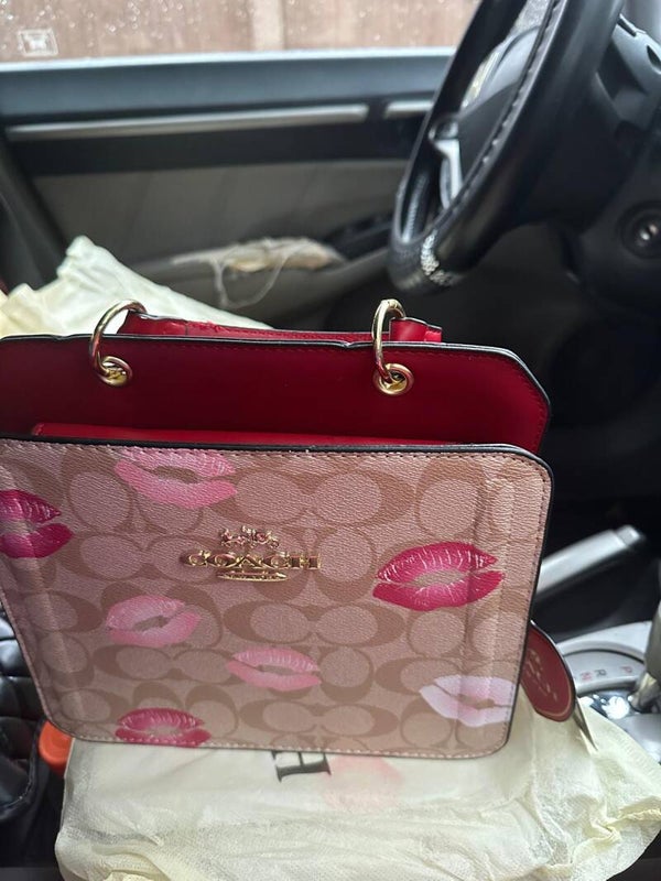 Coach Signature Lip Print Tote – Beige/Red/Pink