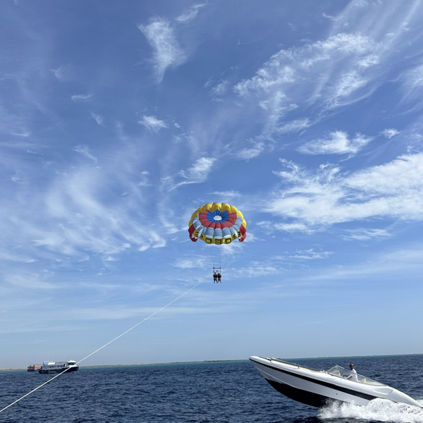 Parachute / Banana Boat / Windsurfing