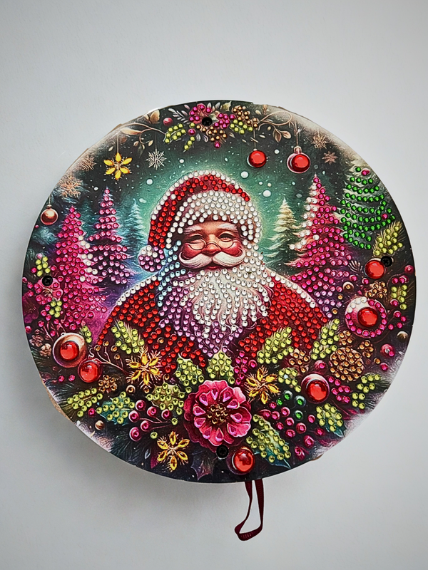 Santa's round wooden box with a lid
