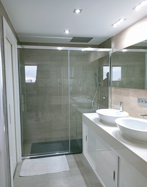 cambio bañera por plato, reformas alicante, casafutura, casa futura, plato de ducha, bañera, alicante, reformas alicante