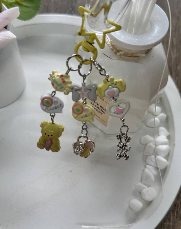 Trinket yellow sweet bears