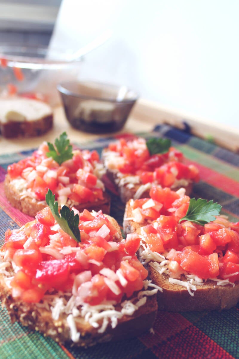 Bruschettas de Tomate y Parmesano